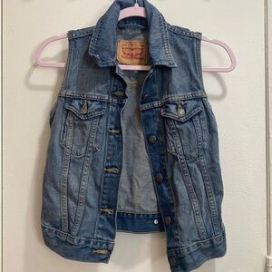 Levi’s Strauss Jean jacket 
Size x small